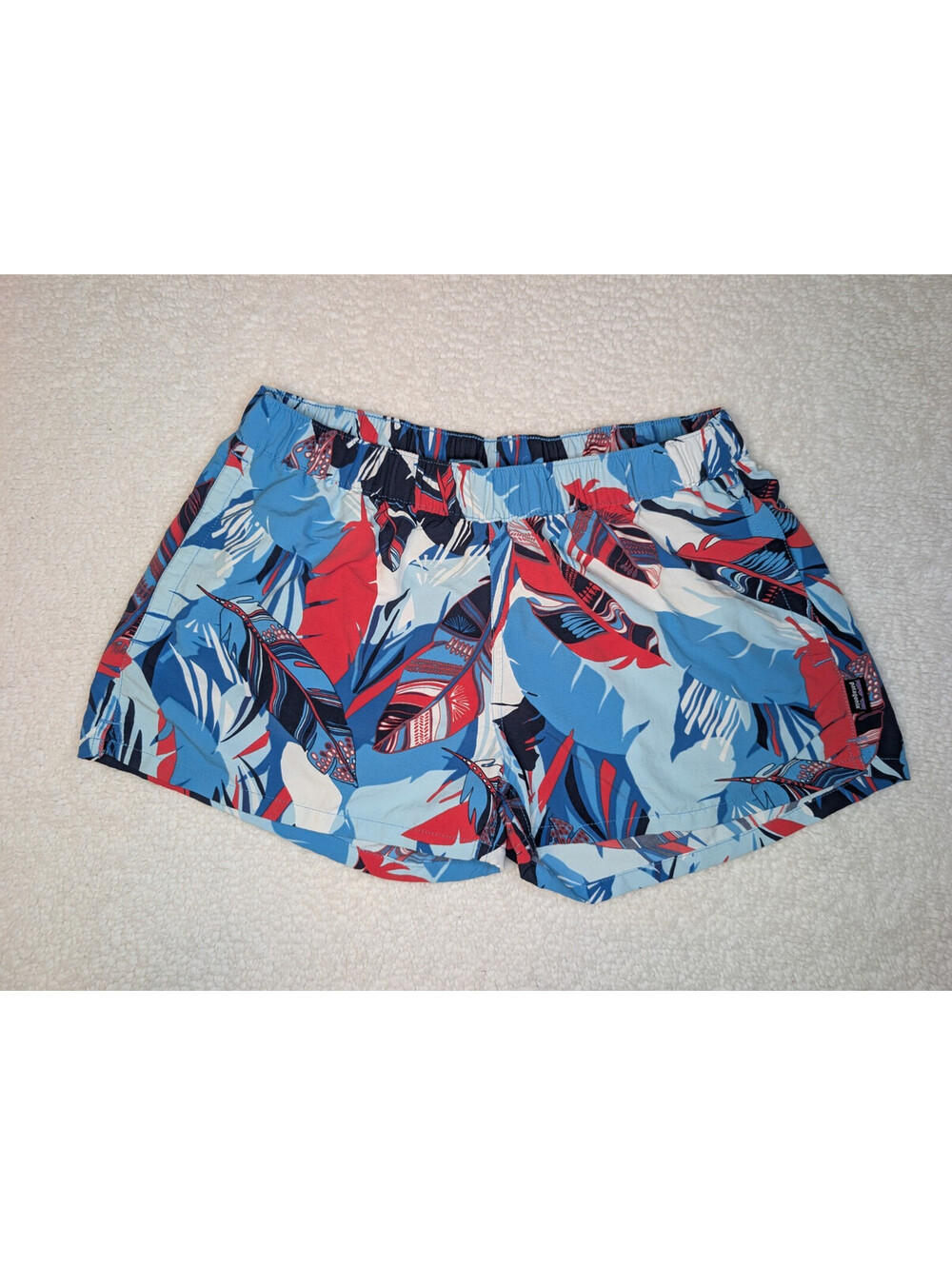 Patagonia Women’s Barely Baggies Shorts 2” Size M Blue/Red Tropical